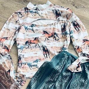 NWT - Wild Horse Keyhole Top